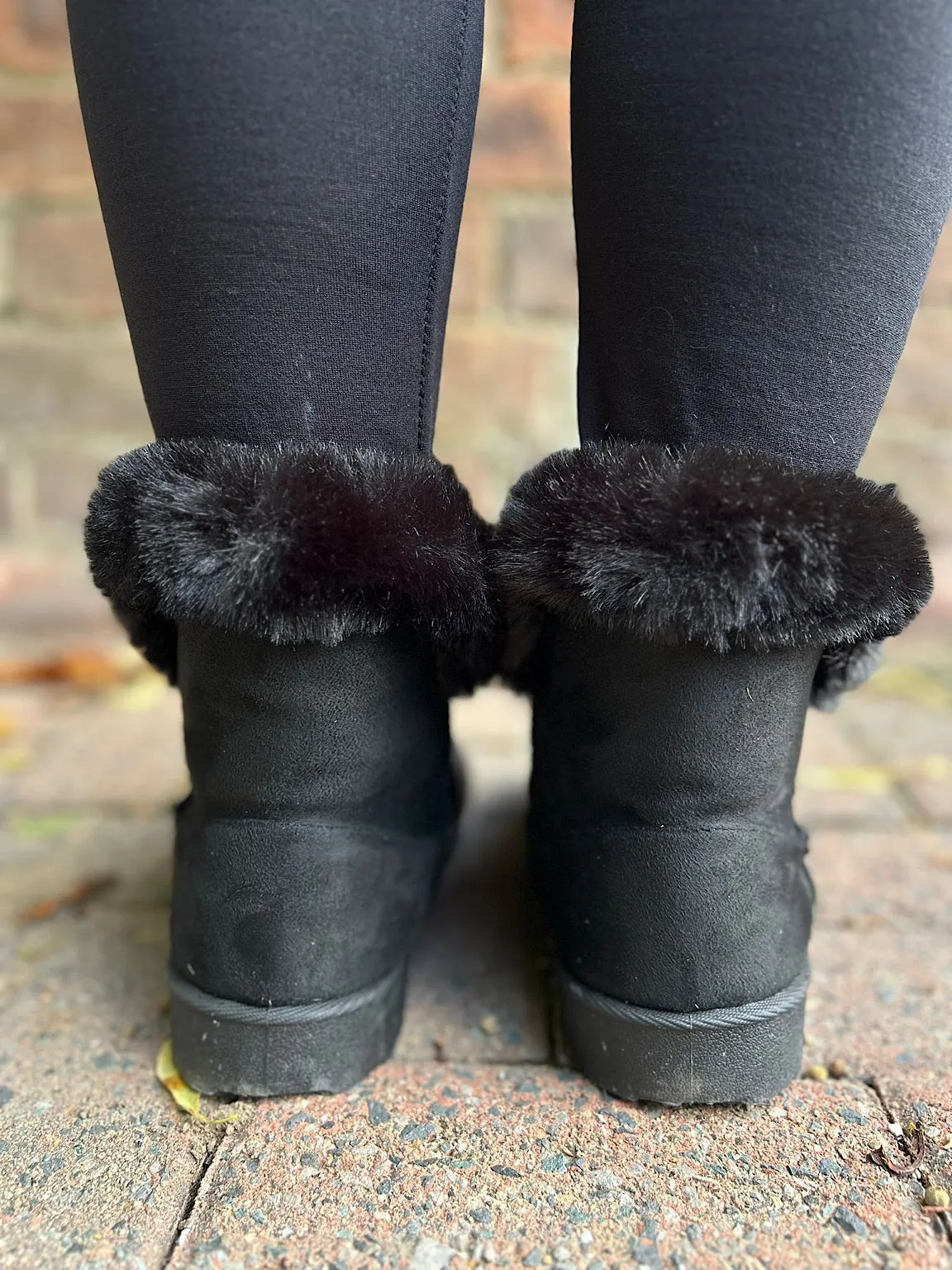Faux Black Snug Boots with Stylish Faux Fur Trim