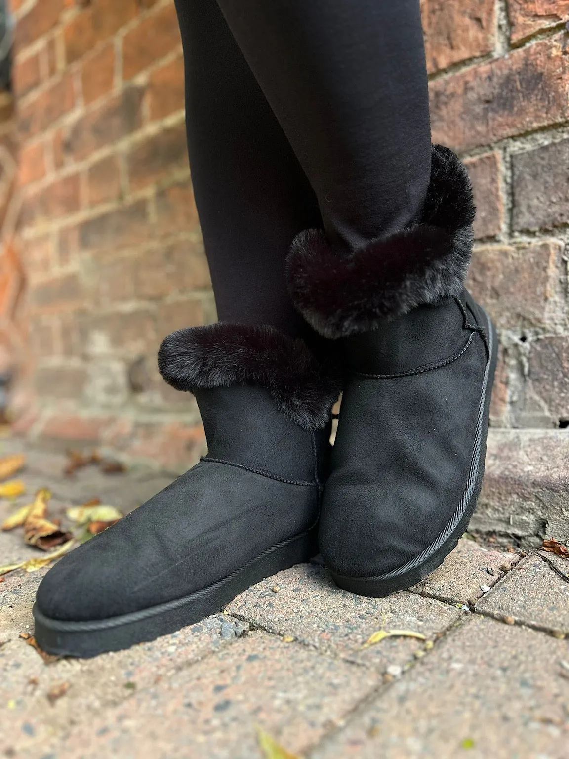 Faux Black Snug Boots with Stylish Faux Fur Trim
